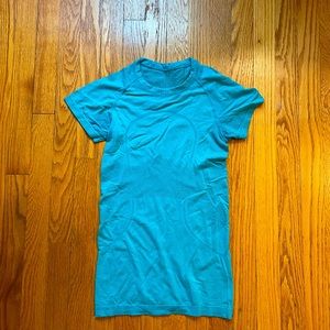 LULULEMON SWIFTLY TECH SHORT SLEEVE size 4 Turquoise Blue